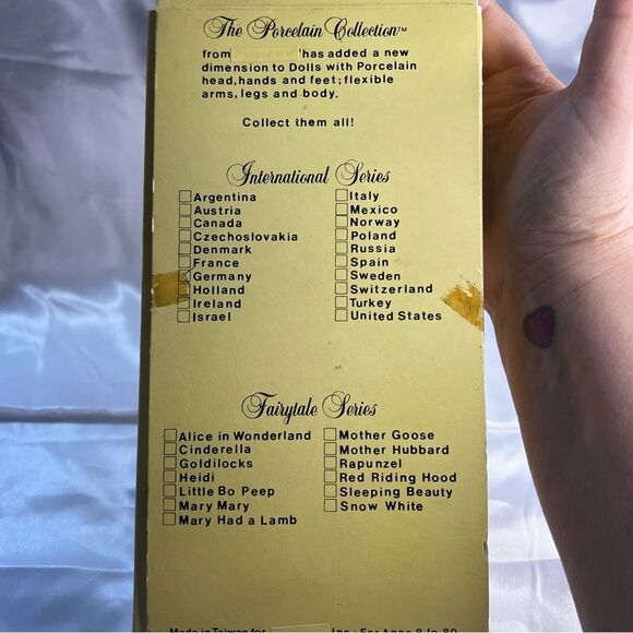 Vintage The Porcelain Collection  International Series  All 4 Dolls included - Picture 7 of 16